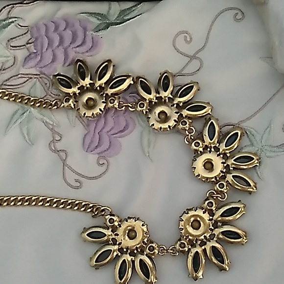 EUC J. Crew Statement Necklace Gold-tone Cubic Zirconia, Green Lucite - Picture 5 of 9